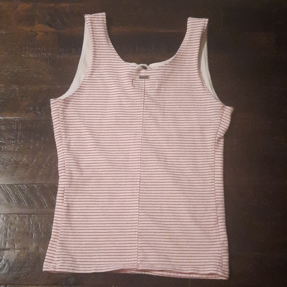Hollister tank - Picture 5 of 8